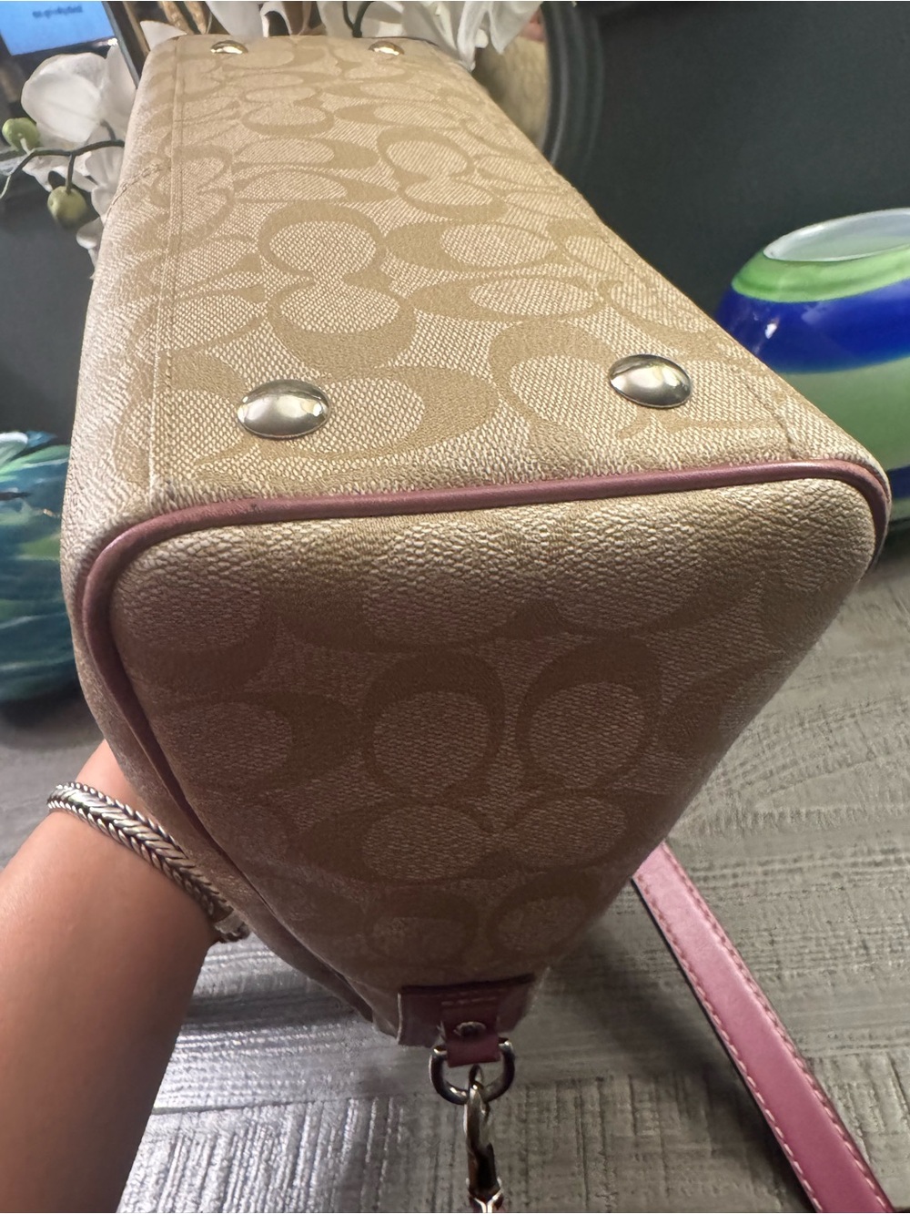 Like NEW Coach Beige Signature Satchel with Deep Lavender Trim - PRETTY 💖 - Picture 9 of 9